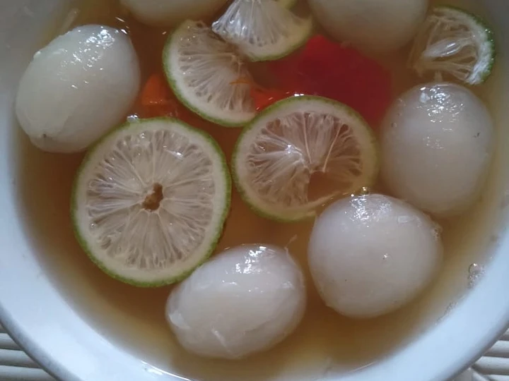 Easy Ways Prepare Recipes Asinan rambutan the  Makes Drooling Appealing.
