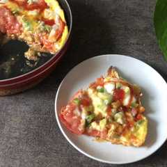 Sarapan Praktis : Omelet Tomat রেসিপির প্রধান ছবি