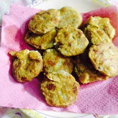 A picture of Beef and potato Resha kabab.