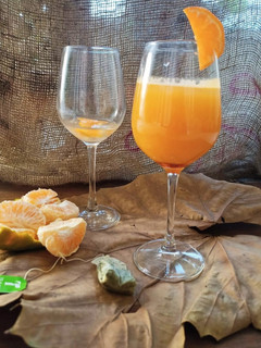 ऑरेंज ग्रीन टी पंच(Orange green tea punch recipe in hindi) रेसिपी मुख्य फोटो