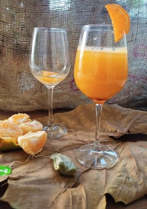 ऑरेंज ग्रीन टी पंच(Orange green tea punch recipe in hindi) रेसिपी मुख्य फोटो