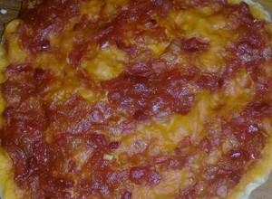 Una foto de Pizza casera con royal y levadura.