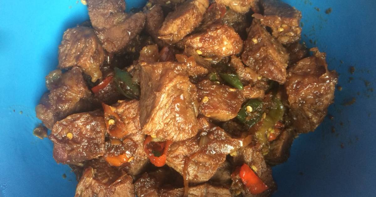 Resep Semur daging pedas oleh Putri Pangestika - Cookpad