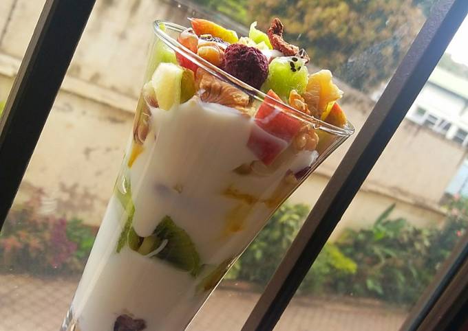 Step-by-Step Guide to Prepare Any-night-of-the-week Dry Fruits Yoghurt
Salad