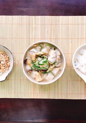 Hình của món Canh khoai sọ với nấm và tàu hủ ky.