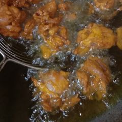A picture of Onion fritters.