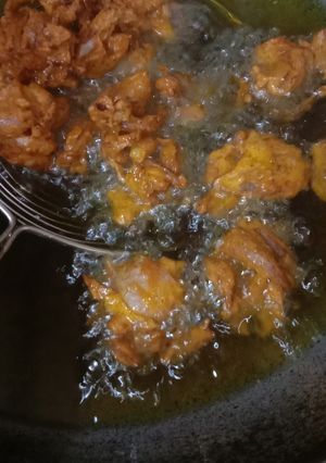 A picture of Onion fritters.