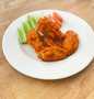 Easy Way Prepare Recipe Saucy and crispy chicken wings that is Delicious, Can Spoil the Tongue}