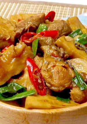 芋筍燒雞 的食譜成品照片