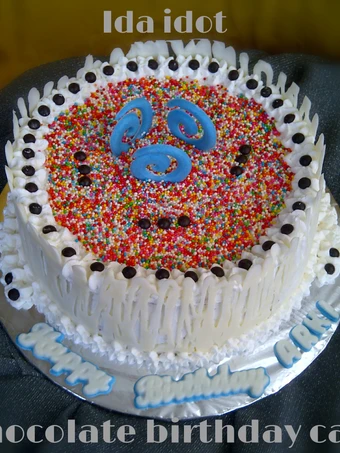 Langkah Mudah untuk Membuat Resep  Chocolate birthday cake yang Lezat, Sempurna