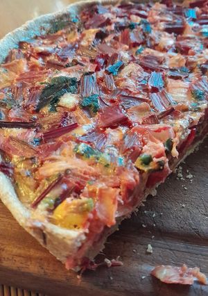 Una foto de Tarta de tallos de remolacha
