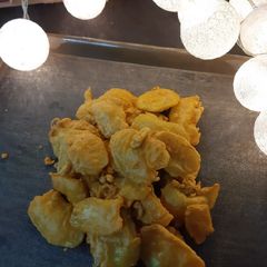 A picture of Aloo kay pakoray.