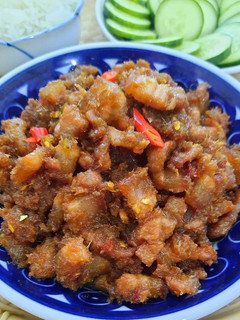 Hình của món Thịt kho ruốc sả.