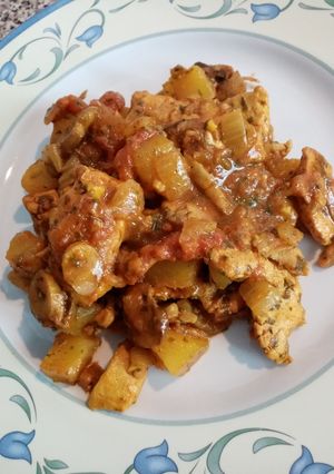 Foto principal de Salteado de pechuga con patatas y champiñones