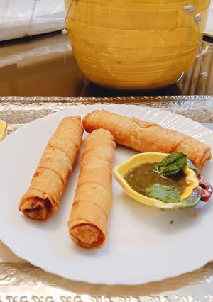A picture of Crispy chicken spring rolls #cookpadramadan #sehricontest.