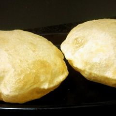 A picture of Puffy Milk poori.