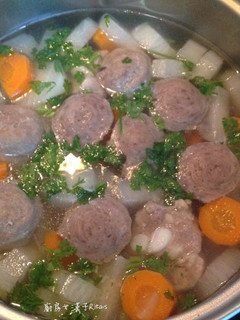 家常蘿蔔排骨貢丸湯 的食譜成品照片