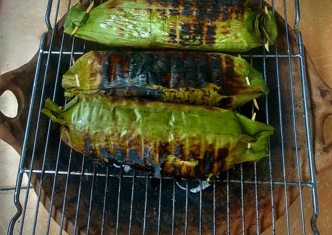 Nasi bakar tongkol suwir pedas