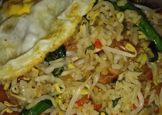 Nasi Goreng Kecambah Ebi