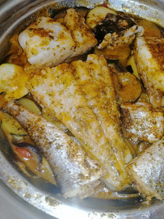 Una foto de Tajín de pescado y verduras