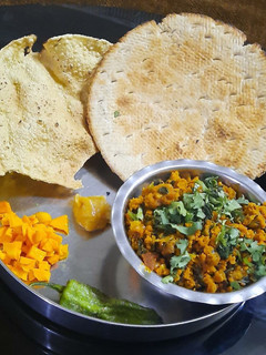 લીલી ડુંગળી- નું શાક(Green onion Shaak Recipe in Gujarati) રેસીપી મુખ્ય ફોટો