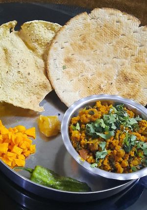 લીલી ડુંગળી- નું શાક(Green onion Shaak Recipe in Gujarati) રેસીપી મુખ્ય ફોટો
