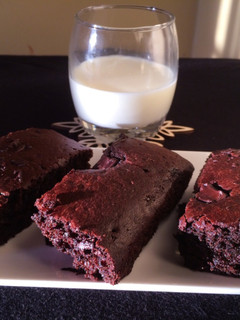 A picture of Chocolate chunk brownies.