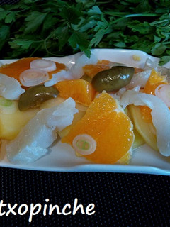 Una foto de Ensalada malagueña de bacalao
