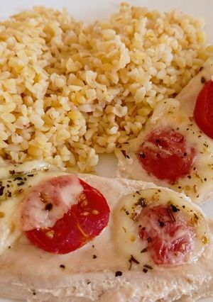 Paradicsomos, mozzarellás csirkemell recept fotója