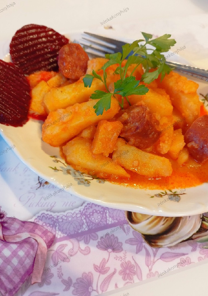 Paprikás krumpli gyors főző edényben gluténmentesen recept fotója