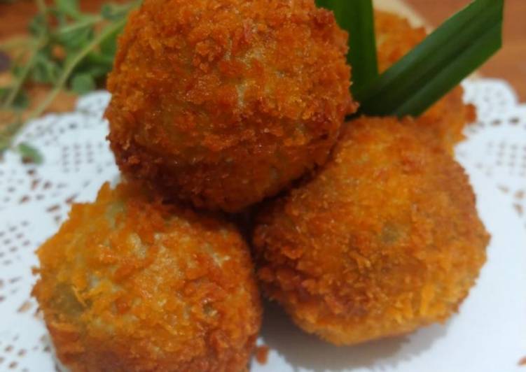 Bola bola ubi isi coklat kejuš”