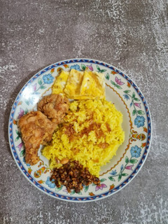 Foto resep Nasi Kuning Ayam Crispy