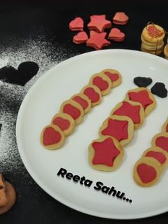 वनीला हार्ट कुकीज़ (Vanilla heart cookies recipe in hindi) रेसिपी मुख्य फोटो