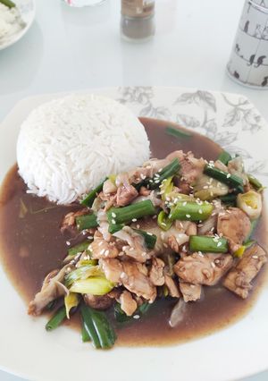 Una foto de Pollo estilo mongoliano