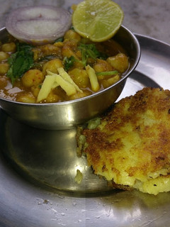 A picture of Aloo Tikki.