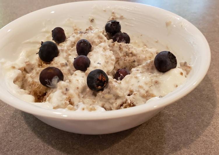 Recipe of Speedy Quinoa Yogurt &amp; Blueberry bowl