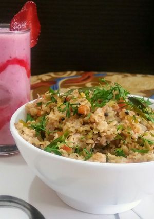 A picture of Vegetable Oats Upma.