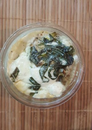 Une photo de Verrine aubergine/mozza/estragon