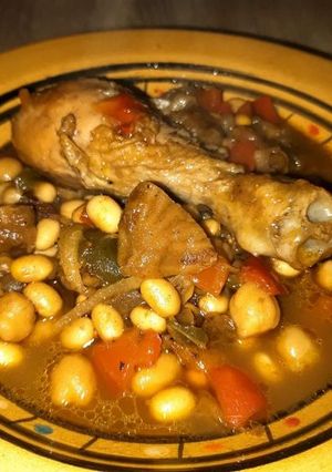 Une photo de Poulet aux figues et graines de soja à la marocaine
