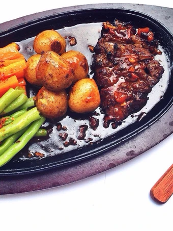 Cara Mudah Membikin Resep Beef steak BBQ sauce yang Enak Banget Anti Ribet, Sempurna