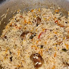 A picture of Beef yakhni pulao.
