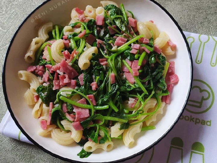 Cara Gampang Membuat Resep Tumis Bayam Smoke Beef &amp;amp; Makaroni yang Sempurna