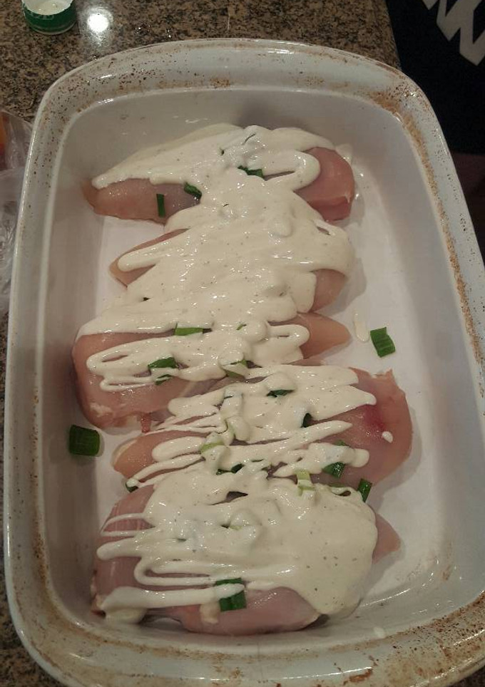 A picture of Ranch chicken with bacon.