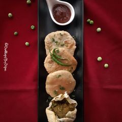 Matar Kachori (Green Peas Kachori) A picture of Matar Kachori (Green Peas Kachori).