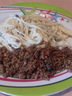 Una foto de Fideos en salsa blanca con carne molida