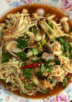 รูปของ ลาบเห็ด (Spicy Mixed Mushrooms Salad)