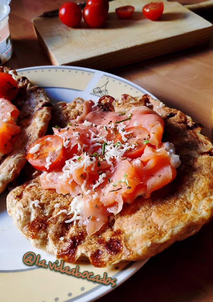 Una foto de Tortitas de Queso y Salmón ahumado