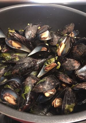 A picture of Steamed Mussels.