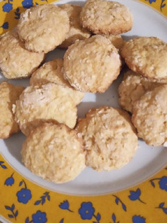 Una foto de Galletitas de avena y manzana!!👌👌🍎🍎🍎