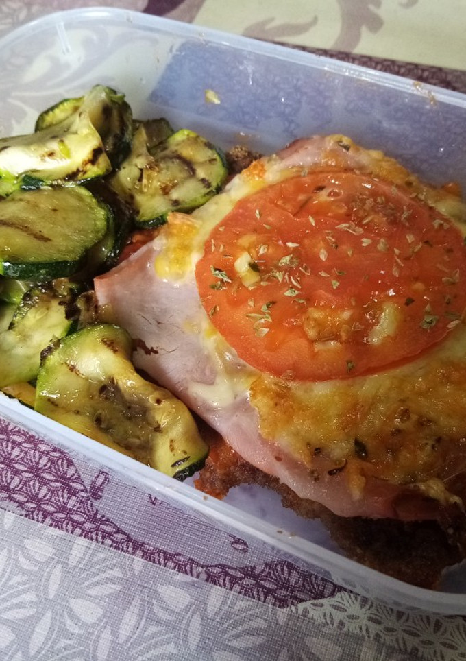 Una foto de Escalope milanesa a la napolitana